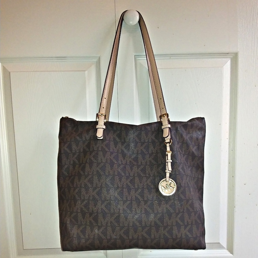 Michael Kors N/S Zip-Up in signature brown